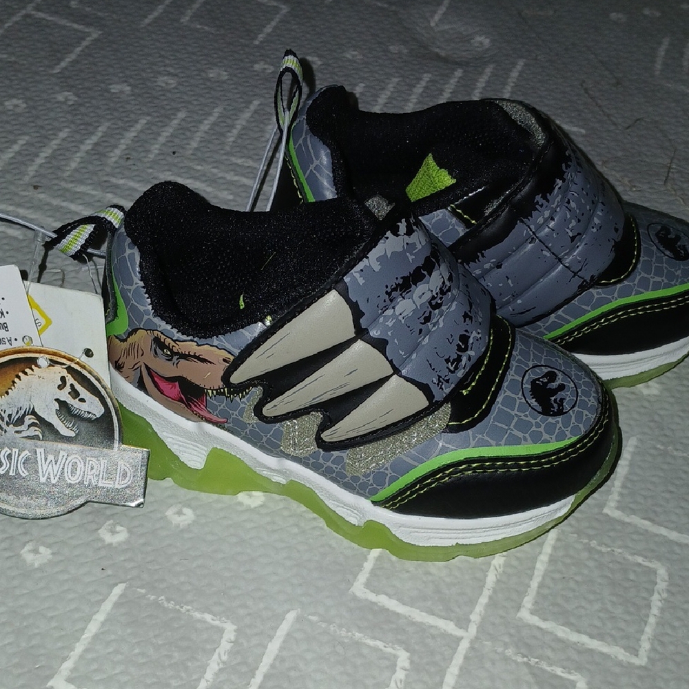 Lighted Gray and Green Performance Sneakers with Cushioned Midsole